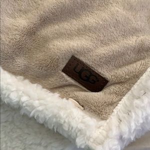 UGG king sized pillow case set of 2